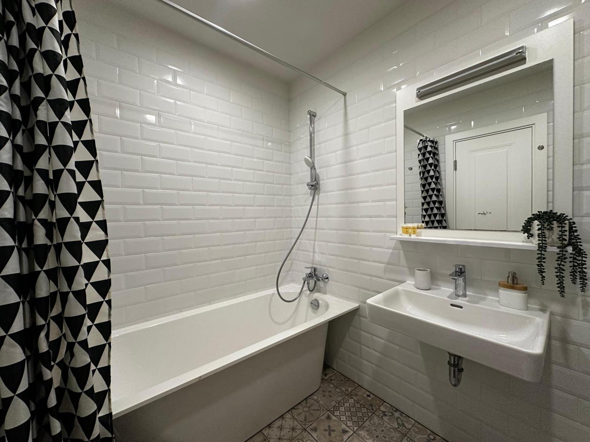 One Bedroom Promenade Apartment Рига Екстер'єр фото