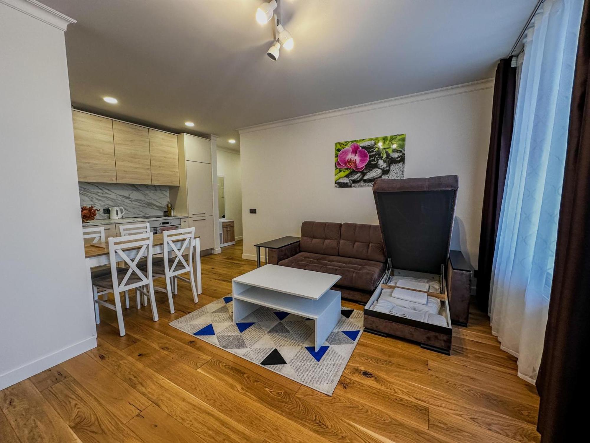 One Bedroom Promenade Apartment Рига Екстер'єр фото